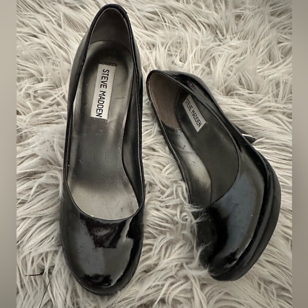Steve Madden black patent heels